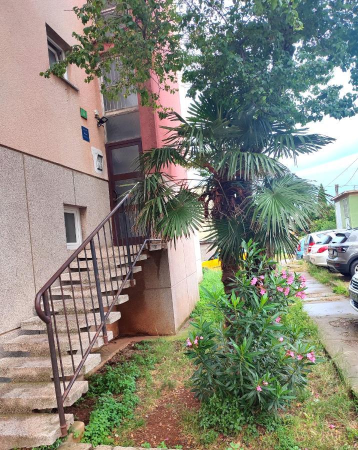 Apartman Levi Пула Экстерьер фото